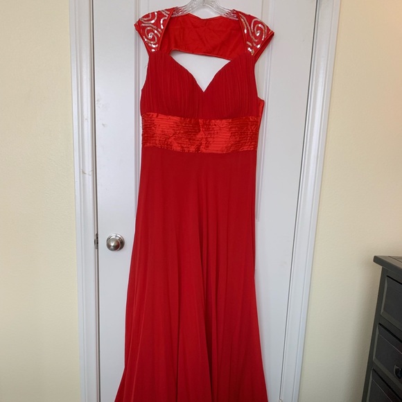 Red Long Dress - Picture 1 of 5